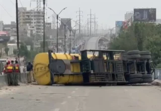 Oil Tanker Crash on Karachi's Baloch Colony Flyover Causes Major Traffic Disruption