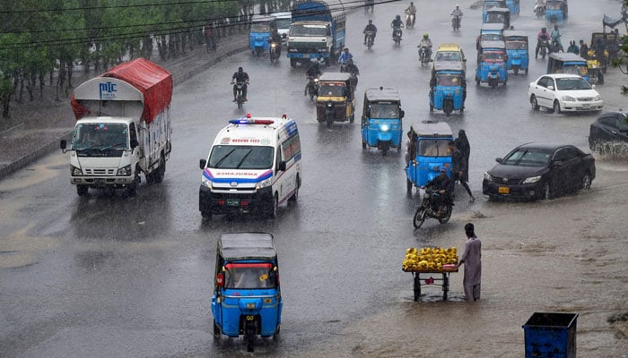 Karachi Braces for Weekend Downpour as PMD Issues Heavy Rain Alert