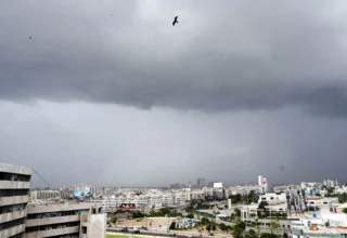 Karachi Faces Humid Weather with Partly Cloudy Skies Expected