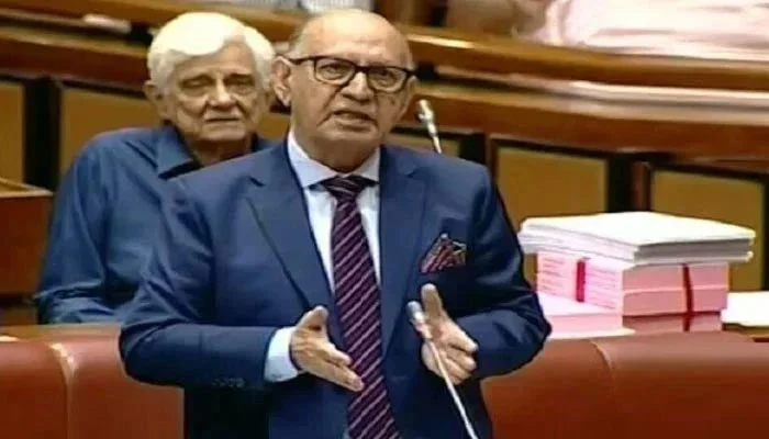 Senator Irfan Siddiqui: Constitutional Amendments Impossible Without Fazlur Rehman's Support