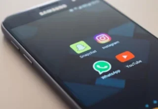 How to Protect Pensioners from Scammers on WhatsApp