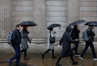 UK Announces 6.7% Minimum Wage Increase to Support Workers Amid Cost-of-Living Pressures