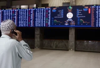 PSX Surges Over 2,200 Points Amid Rate Cut Hopes Following October Inflation Data