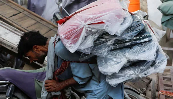 Pakistan's Debt-to-GDP Ratio Hits Lowest Level Since 2018